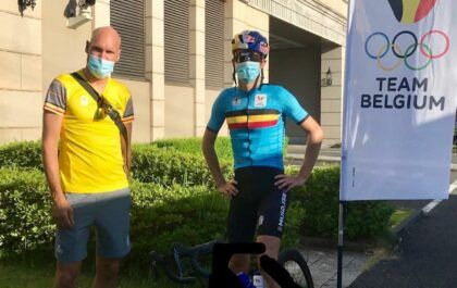 Belgian Hammers-coach Nick Baelus met Marten Van Riel in het trainingskamp in Mito in de aanloop naar de Spelen in Tokio (foto: Team Belgium RR)