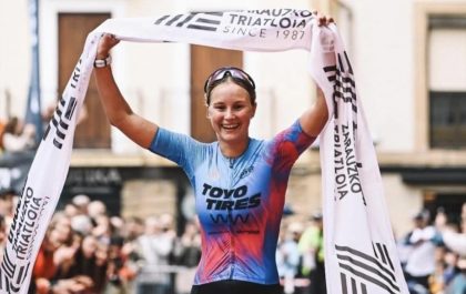 Hanne De Vet wint de halve triatlon van Zarautz in Spaans Baskenland (foto: Zarauzko Triatloia)
