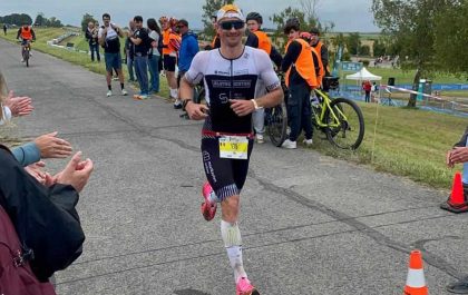 Tom Defoort wint de Openlakes Champagne triatlon (foto: Tom Defoort RR)