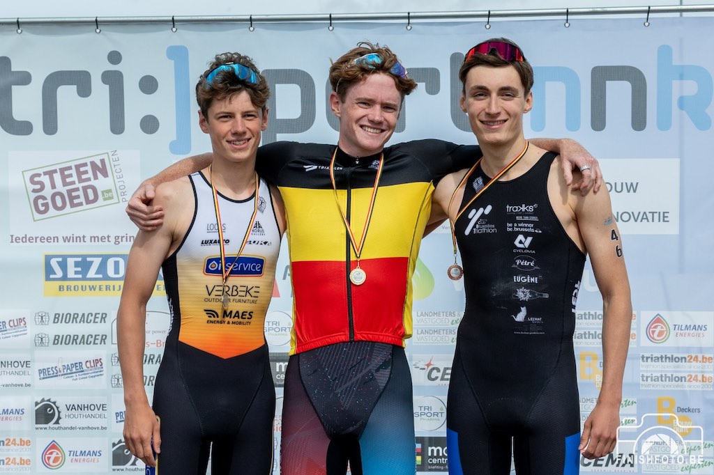 Cis Huyghe kampioen bij de junioren in Kinrooi (foto: Finishfoto.be/Jim De Sitter)