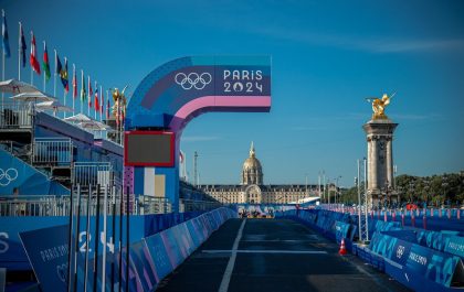 De finishlijn van de olympische triatlon in Parijs (foto: World Triathlon/Wagner Araujo)