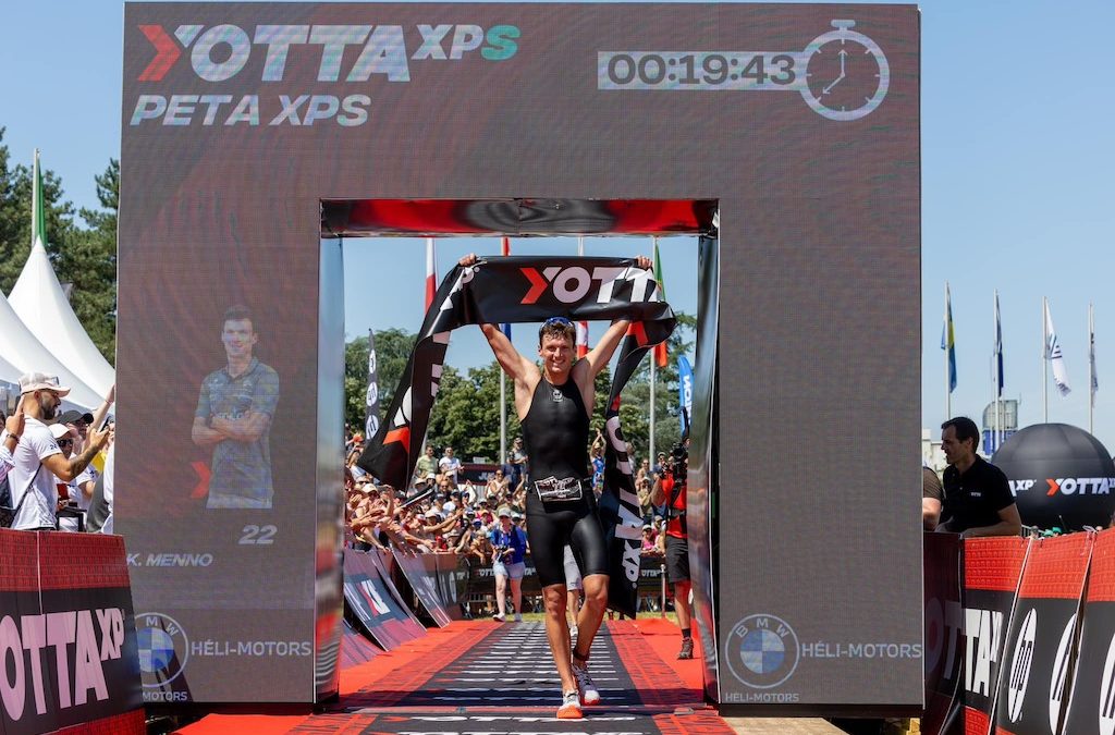 Menno Koolhaas wint ingekorte Yotta XP swimrun in Vichy, Noah Servais zesde