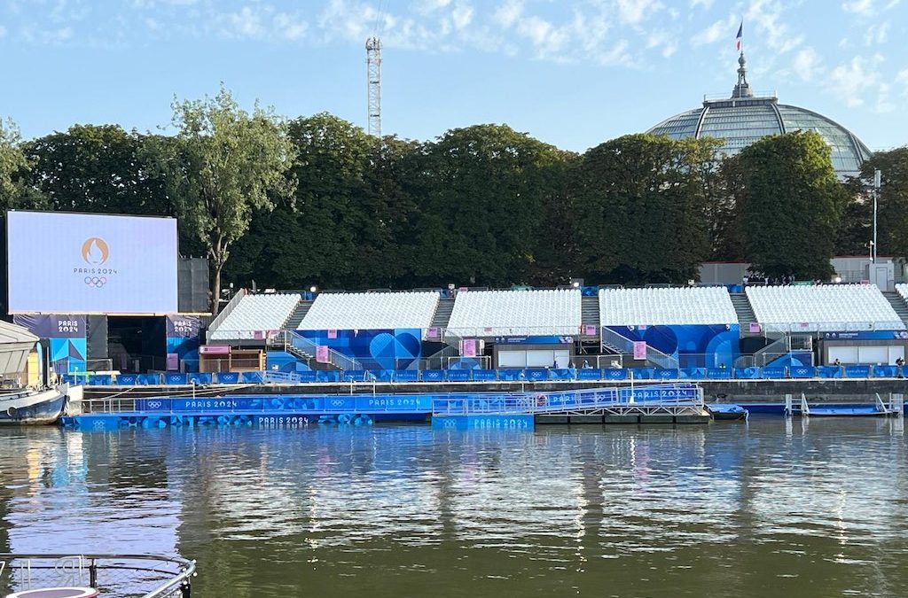 Wereldwijde kritiek in alle media op World Triathlon en olympische triatlon in Parijs