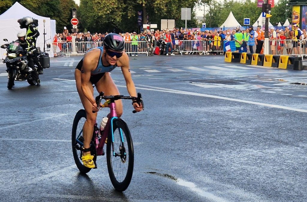 Jolien Vermeylen na haar eerste olympische triatlon “Stijf na valpartij maar klaar om te knallen in Mixed Team Relay”