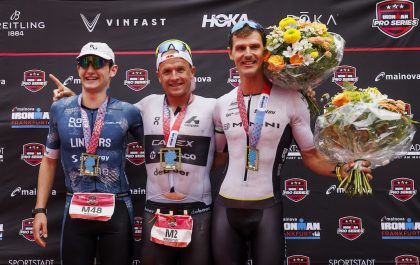 Kristian Blummenfelt tussen Kieran Lindars en Gregory Barnaby op het podium van de Ironman. Frankfurt (Foto: Jan Hetfleisch/Getty Images for Ironman)