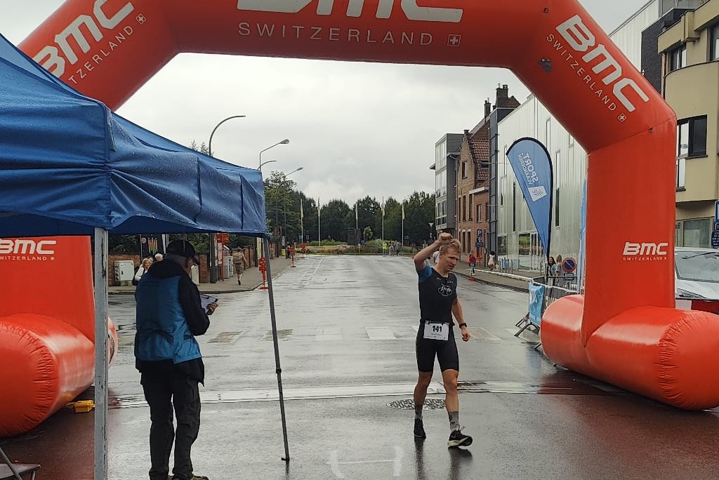 Thibaut De Smet wint de duatlon van Halle (foto: 3athlon.be)