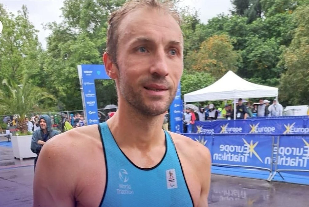 Paratriatleet Wim De Paepe pakt brons op EK in Vichy ondanks valpartij en penalty